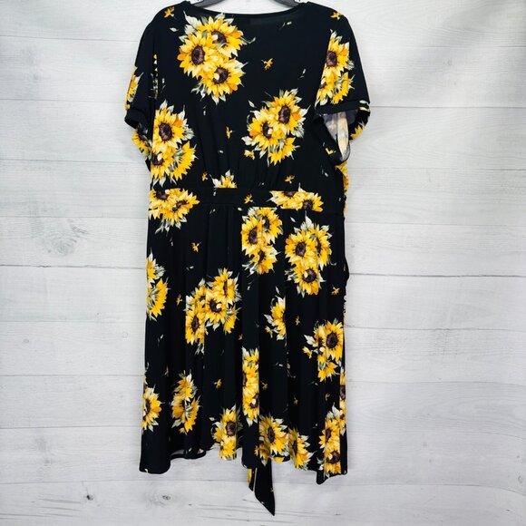 Torrid Womens Studio Knit Surplice Dress Sunflower Floral Stretch Size 3X - Picture 7 of 13
